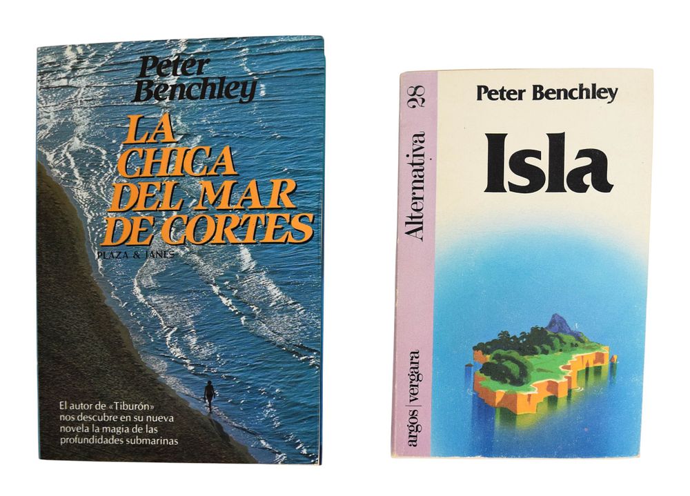 Lot 184: 2 Peter Benchley Spanish Language Softcover Novels