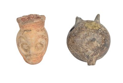 2 Pre-Columbian Ceramic Miniature Vessels. Two small ceramic vessels of Central or South 