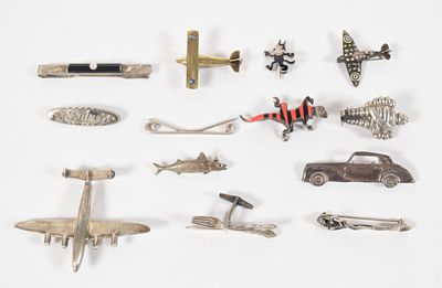 13 Vintage Sterling Silver and Gold Novelty Brooches and Pins. A collection of 13 vintage 