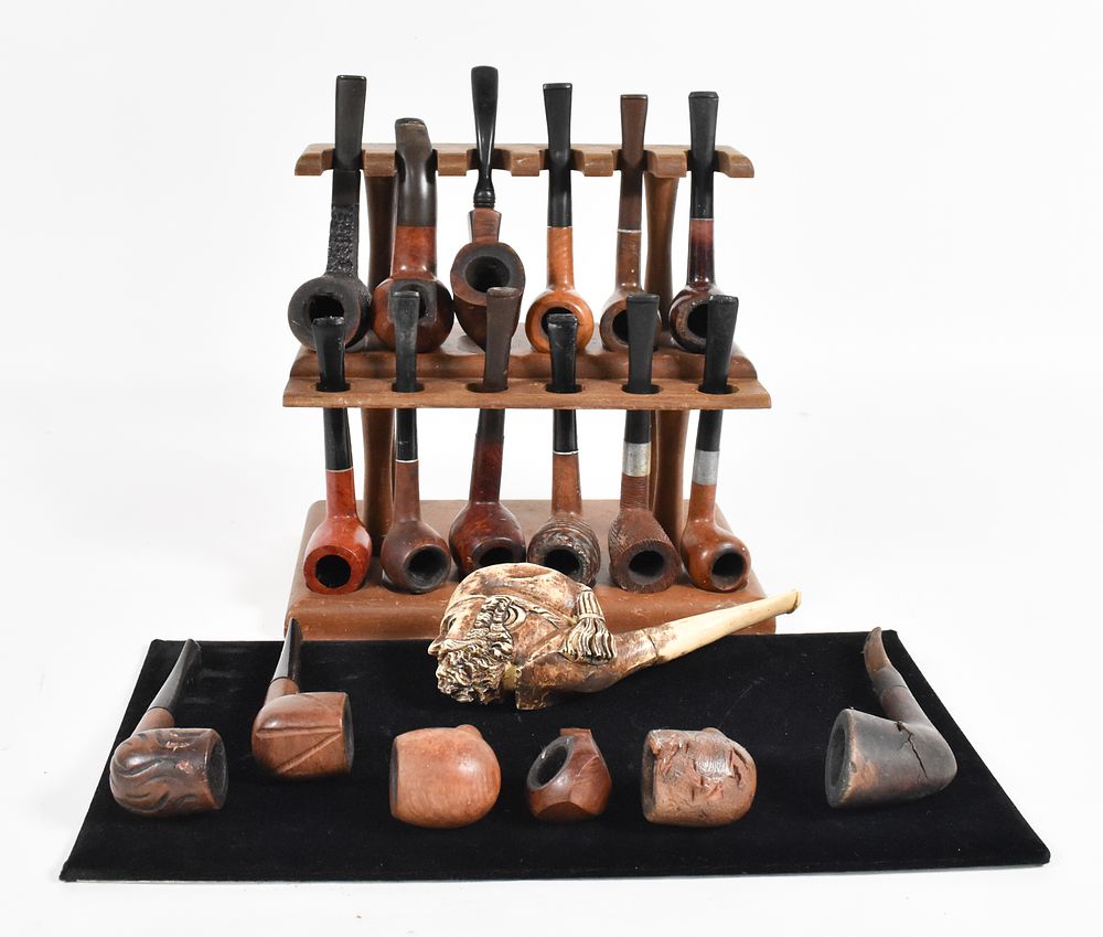 Lot 250: 19 Sandor and Guardsman Briar and Carved Meerschaum Tobacco Pipes With Rack