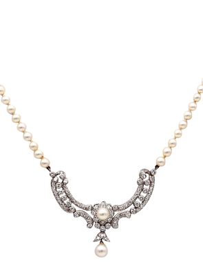 ART DECO 1935 Graduated Pearls Necklace In Platinum With 3.85 Ctw Diamonds. Elegant Art Deco 