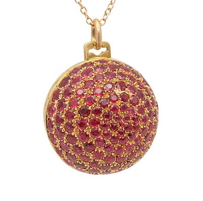 GUCCI 1970 Milano Secret Box Ball Pendant In 18Kt Gold With 8.35 Ctw Rubies. Very rare vintage 