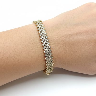 14K Yellow Gold Bracelet with 7.60 Cts in Diamonds. 14K Yellow Gold Diamond Bracelet, weighing 