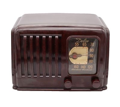 Delco Art Deco 1941 Vintage Bakelite R 1171 Tube Radio In Perfect Condition. Stunning 1941 Delco 