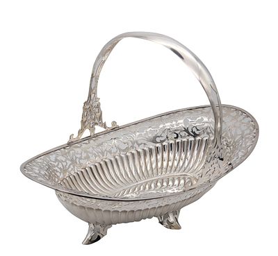 American 1920 Vintage Navette Sweetmeat Basket With Handle In .925 Sterling Silver. Circa 1970 