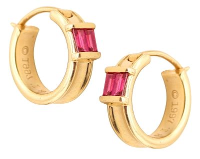 TIFFANY & CO. Hoops Earrings In 18Kt Yellow Gold With Vivid Red Rubies. A beautiful everyday 
