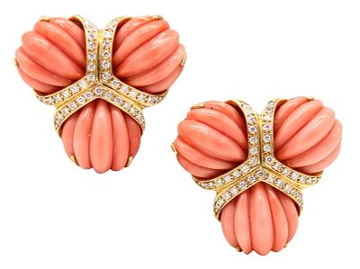 VALENTIN MAGRO Clips On Earrings In 18Kt Gold Fluted Corals & VS Diamonds. A wonderful pair of 