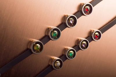 Markin Fine Jewellery - Парные браслеты-акронимы Dear-Near
. Титан, золото, бриллианты, изумруды 