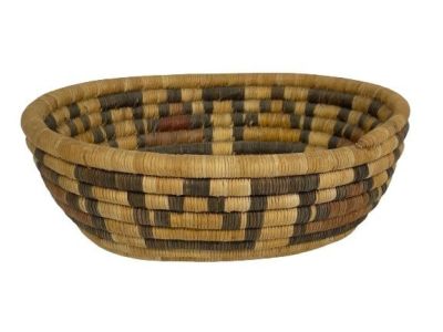 Native American Poly chrome Apache hand woven Basket. A Native American Poly chrome Apache hand 