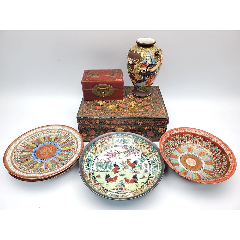 Lot of 8 Chinese & Japanese Items. Lot of 8 Chinese &amp; Japanese Items Including a Small 