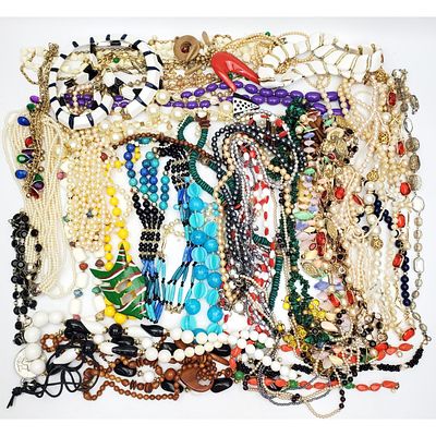 Large Bag of Untested Costume Jewelry.Condition: Generally Good, As Found.Dimensions: Various 