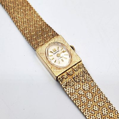 Vintage Watch. Marked As Gold But Does Not Test As Gold. Condition: Generally Good. Please Note 