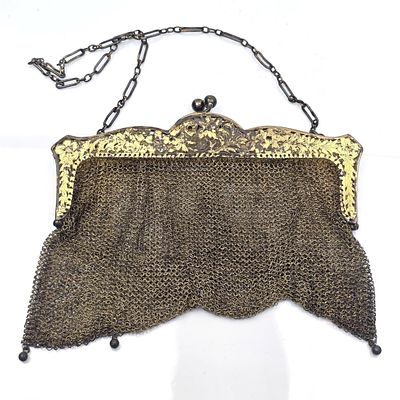Antique Sterling Silver Mesh Purse w/ Gold Gilt Decorations. Fully Hallmarked. Condition: 