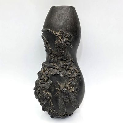 Antique Japanese Meiji Period Bronze Wall Vase. Antique Japanese Meiji Period Double-Gourd 
