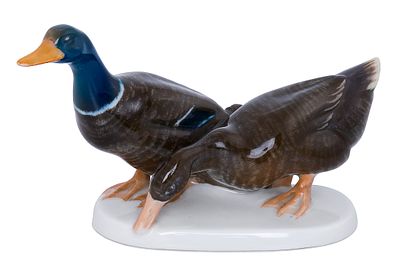 &laquo;Пара уток&raquo;. Карл Химмельштос, Германия, Розентальский фарфоровый завод. 1920 г.
Высота 7,8 см