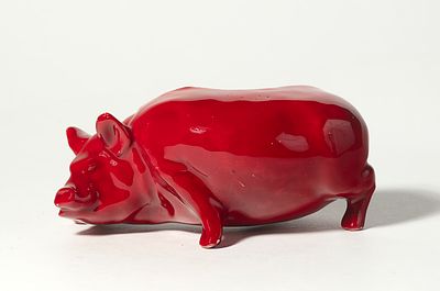 &laquo;Красная свинья&raquo;. Великобритания, Королевский Дультон, фарфор, роспись. XX век. Левая нога приклеена