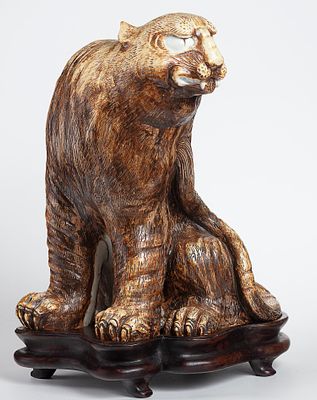 Окимоно &laquo;Тигр&raquo;. период Эдо, XVIII век, фарфор Окавати, высота 32,5 см