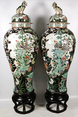 Вазы парные, Китай. первая половина XIX века. Фарфор, надглазурная роспись эмалями, железными 