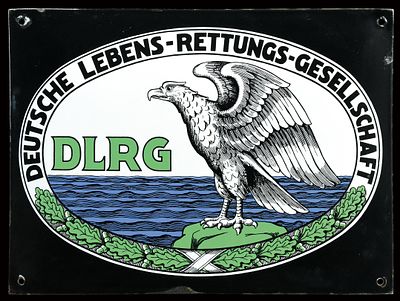 DLRG | EMAILSCHILD. DLRG | Zustand: (1) | Emailschild, gewölbt, schabloniert und lithographiert 