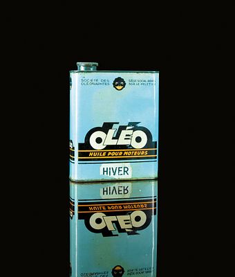 OL&Eacute;O MOTOR OIL (1-2). Oil can, tin, filling capacity 2 l, F late 1930s, H 22 cm / H 8.7 in 