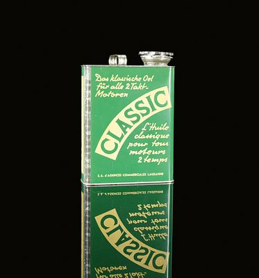 CLASSIC AUTO&Ouml;L (1+). Oil can, tin, filling capacity 2 l, Lausanne/CH 1930s, H 24 cm / H 9.5 in 