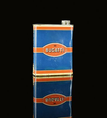 ETTORE BUGATTI GT (1-2). Oil can, tin, filling capacity 2 l, F 1930s, H 23 cm / H 9.1 in 