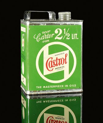 CASTROL VOOR CARTER (1). Oil can, filling capacity 2,5 l, BE around 1950, H 20 cm / H 7.9 in 