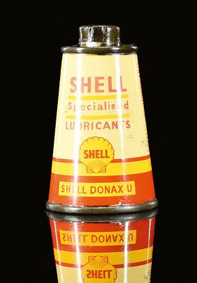SHELL DONAX U (1). Oil can, tin, filling capacity 1/15 l, BE 1950s, H 8 cm / H 3.2 in