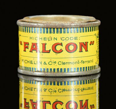 MICHELIN "FALCON" (1). Small tin can, lithographed, with depiction of a smoking Bibendum, F 