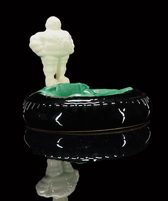 MICHELIN (1+). Advertising ash tray, porcelain, F 1950s, &Oslash;19 cm, H 14 cm / &Oslash; 7.5 in