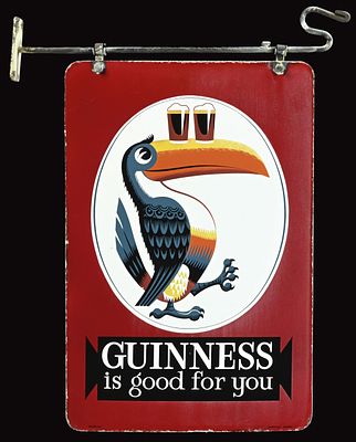 GUINNESS | EMAILSCHILD | ZUSTAND (1-2/2). Condition (1-2/2) | Enamel sign as a double sided 
