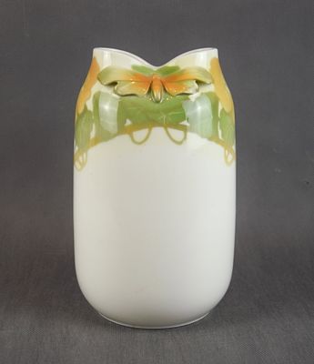 A RARE KPM BERLIN ART NOVEAU VASE, C 1900. A KPM BERLIN ART NOVEAU VASE, C. 1900 24 CM HIGH 