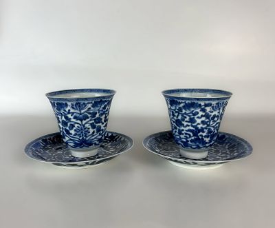 PAIR OF CHINESE CUPS WITH SAUCERS, 18TH C SAUCERS 13 CM DIAMETER GOOD CONDITION