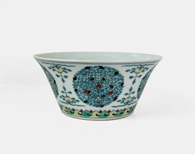 A FINE CHINESE DOUCAI FLORAL BOWL, DAOGUANG MARKS 15 CM DIAM. 6.5 CM HIGH GOOD CONDITION
