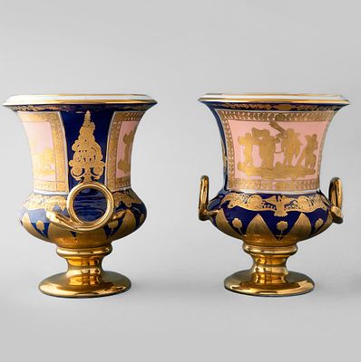 PAIR OF MEDICI VASES DEPICTING THE GOD HYMEN DURING A WEDDING CEREMONY, FRANCE, 19TH/20TH C. PAIN 