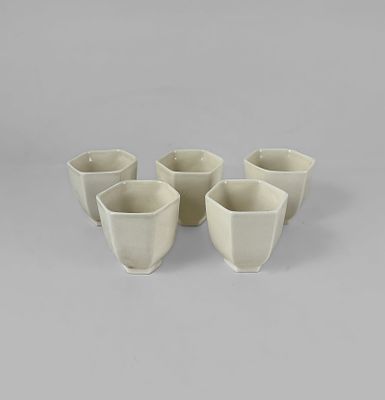 FIVE RARE BLANC DE CHINE TEA CUPS, 18TH CENTURY. FIVE RARE BLANC DE CHINE TEA CUPS, 18TH C 5 CM 