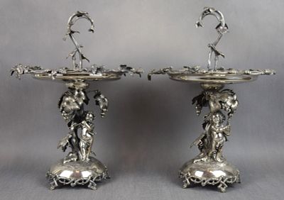 PAIR OF FRUIT STANDS WITH CUPIDS, SILVER, 19TH C, GERMANY. PAIR OF FRUIT STANDS WITH CUPIDS 