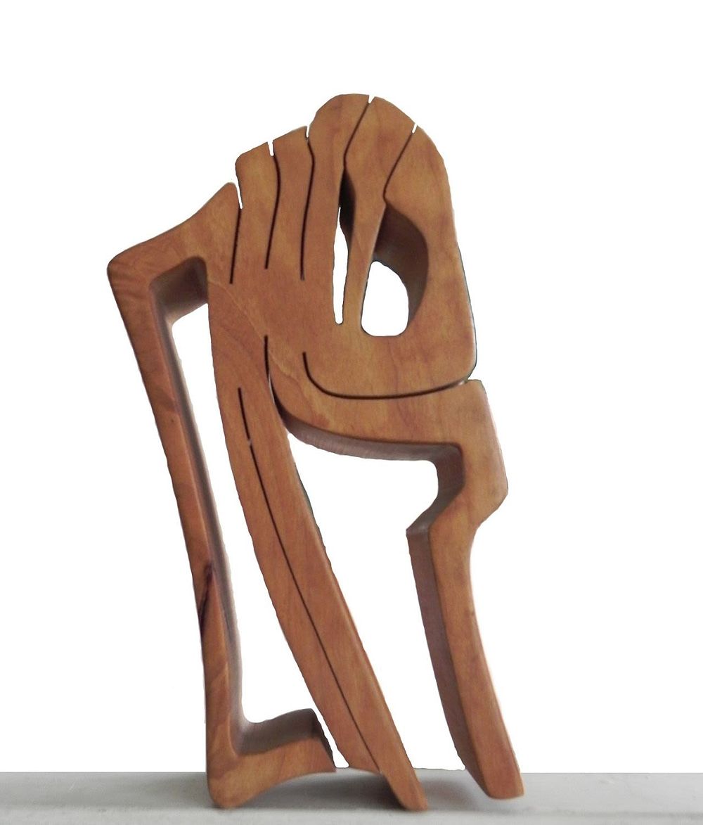 Unidentified artist - "Shalom" (Peace), Wood sculpture, Height: 25 cm / Width: 11 cm, Signed