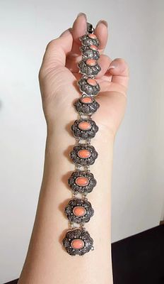 SILVER FILIGREE LONGEVITY PATTERN CORAL BRACELET FROM THE FOREIGN EXCHANGE EARNINGS PERIOD. Name 