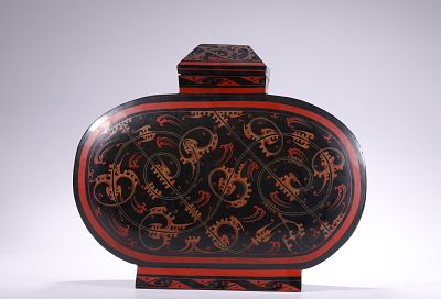 HAN DYNASTY BLACK GROUND RED PAINTED CLOUD PATTERN FLAT POT. Name HAN DYNASTY BLACK GROUND RED 