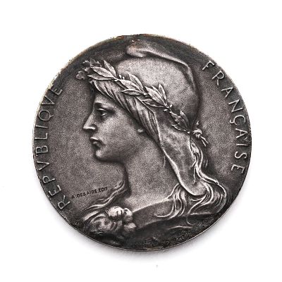 FRENCH GOLD-MOUNTED SILVER MEDAL PENDANT, 1911. Dimensions: Diameter: 1 5/16 in. (32.8 mm) 