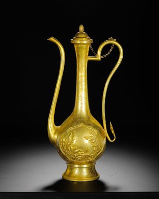 MING DYNASTY PURE GOLD ENGRAVED FLOWER AND BIRD PATTERN EWER. H:32cm(12.60in) W:16cm(6.30in) 