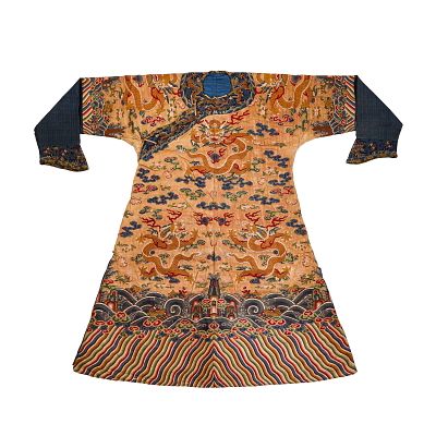 THE QING DYNASTY'S APRICOT-YELLOW KESI NINE DRAGON PATTERN CEREMONIAL ROBE. H:136cm(53.54in) 