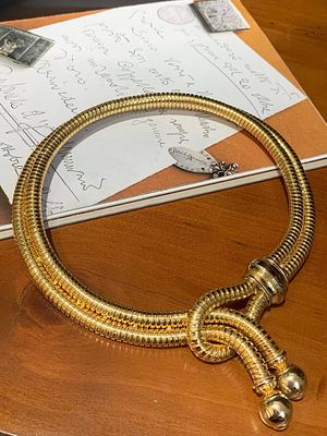 NECKLACE BY ITALIAN GOLDSMITH DESIGNER CARLO WEINGRILL. Total 149.3g, 47 cm long and 15mm wide 