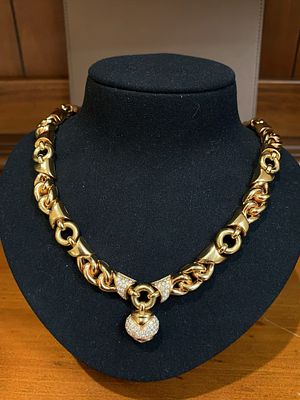 18K GOLD BVLGARI 1980S GOLD DIAMOND NECKLACE. It weighed 137.7g, was 42cm long and 10mm thick 