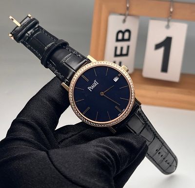 PIAGET 18K ROSE GOLD WATCH SET WITH DIAMONDS. MEN'S AUTOMATIC MECHANICAL WATCH WITH A 40MM 18K 
