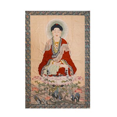 QING DYNASTY KESI SAKYAMUNI SEATED THANGKA (TAPESTRY). H:161CM (63.39IN) W:95CM (37.40IN) THIS 