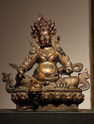 GILDED BRONZE STATUE OF THE YELLOW GOD OF WEALTH FROM THE MING DYNASTY. WEIGHT:1800G.H:21CML:19CM 