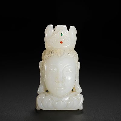 QING DYNASTY HETIAN WHITE JADE INLAID GUANYIN BUDDHA HEAD PENDANT. H:7.8CMW:3.7CMWEIGHT:140GQING 