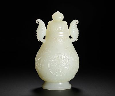 QING DYNASTY HETIAN WHITE JADE DOUBLE BAT EARS AND TWIN-BRANCH GEM-LIKE PATTERN CAP BOTTLE. H:16C 